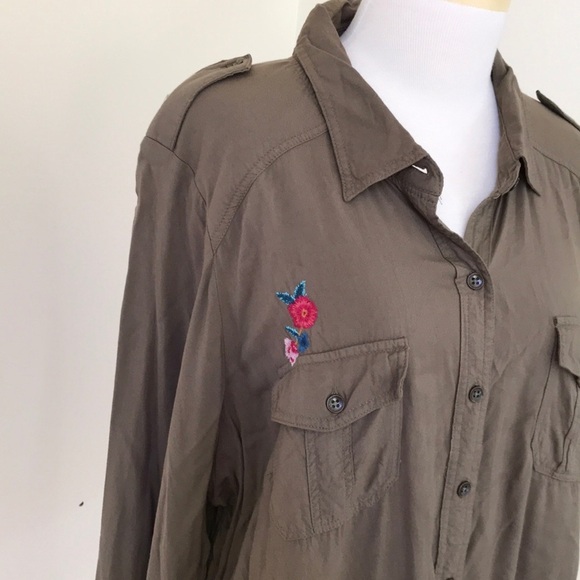 Torrid size 2X olive button up embroidered shirt - Picture 2 of 9